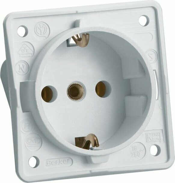 Berker schuko 230V pistorasia Valkoinen